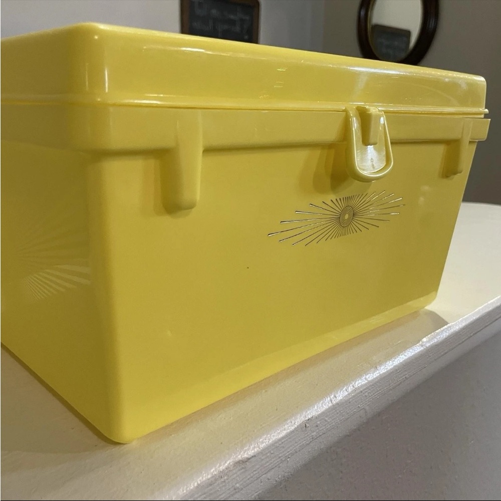 Vintage 1960s Atomic Starburst Yellow Sewing Box MCM Craft Storage Retro Decor - Picture 2 of 14